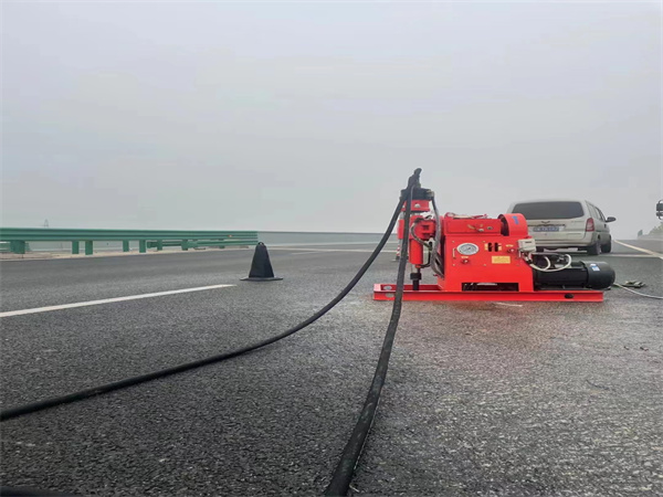 宛城马路路基路面开裂下沉注浆加固灌浆